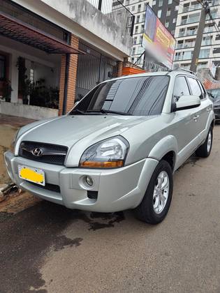 HYUNDAI TUCSON 2.0 MPFI GLS 16V 143CV 2WD FLEX 4P AUTOMÁTICO HYUNDAI TUCSON 2.0 MPFI GLS 16V 143CV 2WD FLEX 4P AUTOMÁTICO
